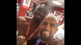 "Este sí es ecuatoriano": El palo de Vidal a Byron Castillo al festejar junto a Caicedo en la Copa Italia