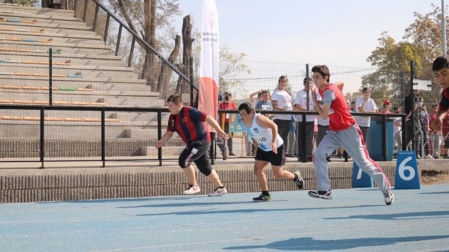 Cerca de 150 personas compitieron en Torneo de Atletismo de Olimpiadas Especiales Chile