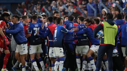 Vélez terminó a los golpes con Nacional tras ganar con gran remontada en Montevideo