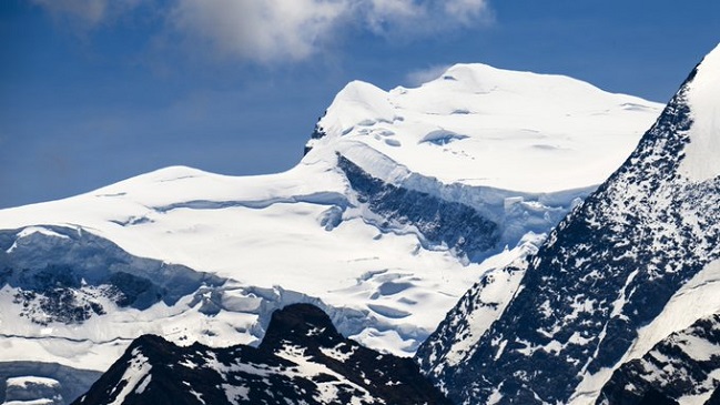 Montañista español y una francesa murieron por derrumbe en Los Alpes
