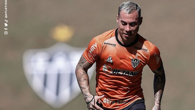 Eduardo Vargas retornó a los entrenamientos con Atlético Mineiro