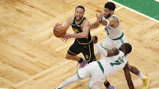 Golden State Warriors remontó a Boston Celtics e igualó las Finales de la NBA