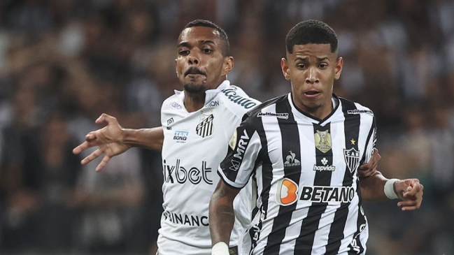 Atlético Mineiro sufrió una amarga igualdad ante Santos y no se pudo acercar a la cima del Brasileirao