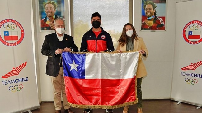 Rodrigo Rojas recibió la bandera chilena para los Juegos Bolivarianos 2022