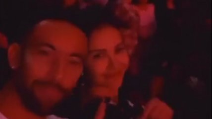 Mauricio Isla celebró su fichaje en la UC junto a Thati Lira en concierto de Wisin y Yandel