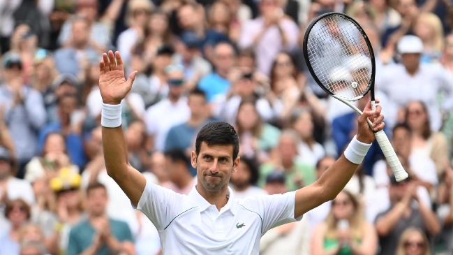 Novak Djokovic reafirmó su candidatura en Wimbledon tras arrasar con Kecmanovic