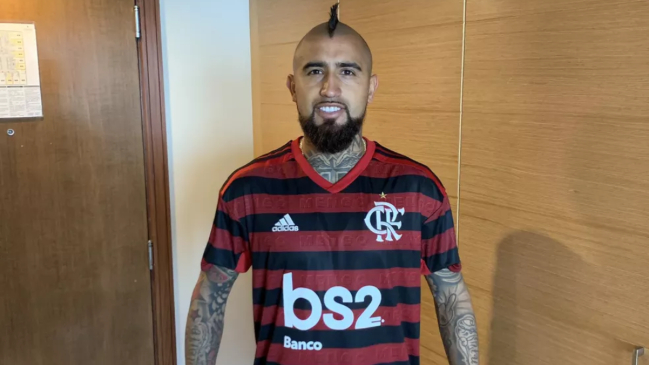 "Viene el monstruo": Hinchas de Flamengo alucinaron con inminente llegada de Arturo Vidal