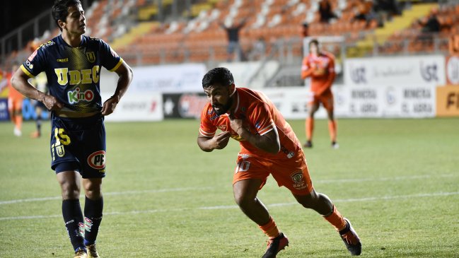 Cobreloa doblegó a Universidad de Concepción y quedó como escolta de Magallanes en el Ascenso