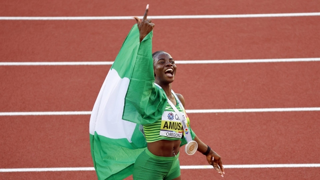 Nigeriana Tobi Amusan ganó un oro y rompió el récord mundial de los 100 metros vallas