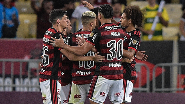Flamengo de los chilenos recibe a Paranaense por el Brasileirao