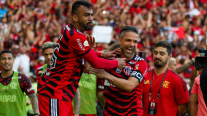 Flamengo goleó a Paranaense y se ubicó como escolta de Palmeiras en Brasil