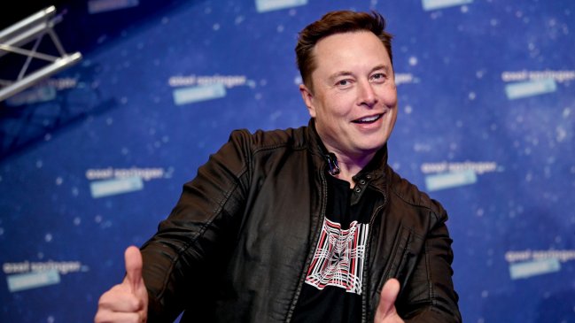 Elon Musk causó furor en Twitter al decir que comprará el club Manchester United