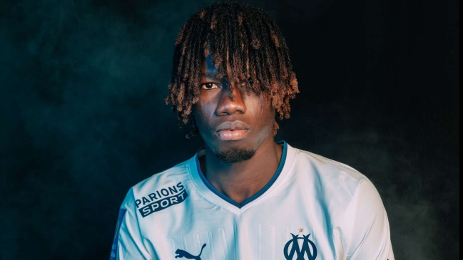 Nuevo compañero para Alexis: Olympique de Marsella oficializó la llegada de Issa Kaboré