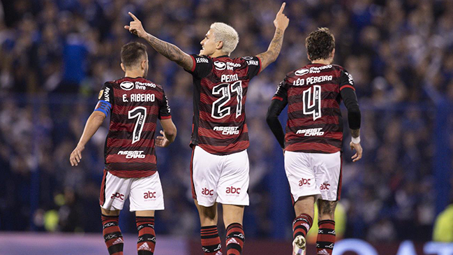 Pedro deslumbró con triplete ante Vélez e igualó récord de Zico y Gabigol en Flamengo