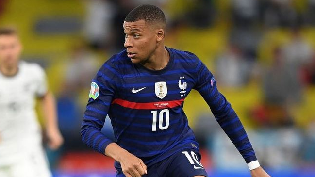 La selección francesa revisará sus contratos por derechos de imagen tras polémica con Mbappé