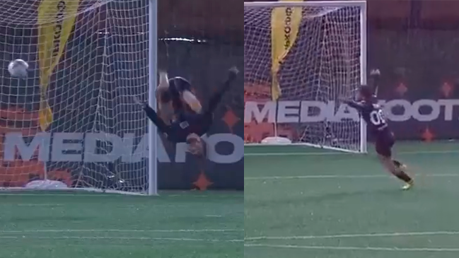 [VIDEO] Futbolista anotó un golazo de penal con sorprendente acrobacia por segunda vez