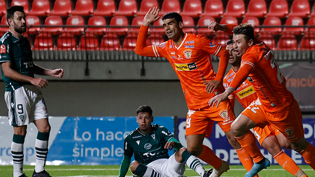 Cobreloa desafía a Santiago Wanderers en su lucha por el ascenso