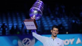 Djokovic lució su mejor repertorio para vencer a Tsitsipas y ganó en Astana