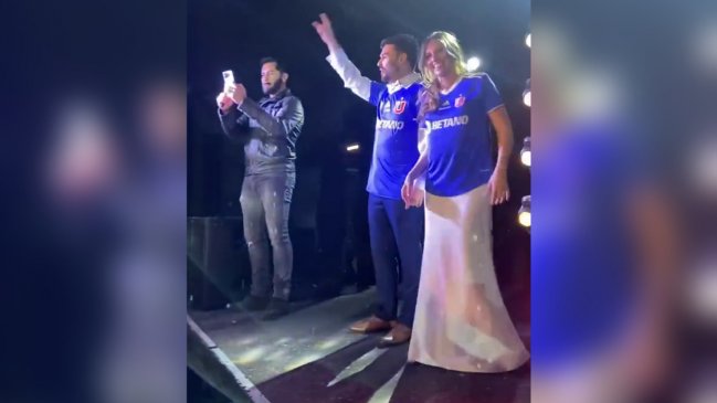 Johnny Herrera causó furor como invitado sorpresa en matrimonio de hinchas de la U