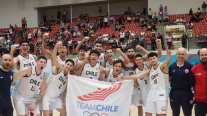 El efusivo festejo de el Team Chile de baloncesto tras ganar la medalla de oro en Asunción