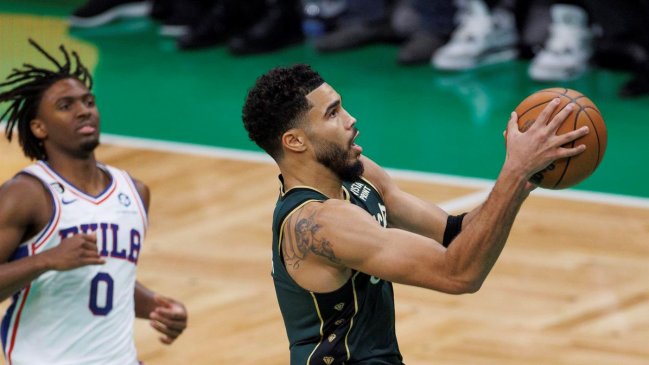 Boston Celtics venció a un partidazo Philadelphia Sixers en el inicio de la temporada en la NBA