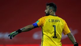 Claudio Bravo volverá a la selección en los amistosos ante Polonia y Eslovaquia
