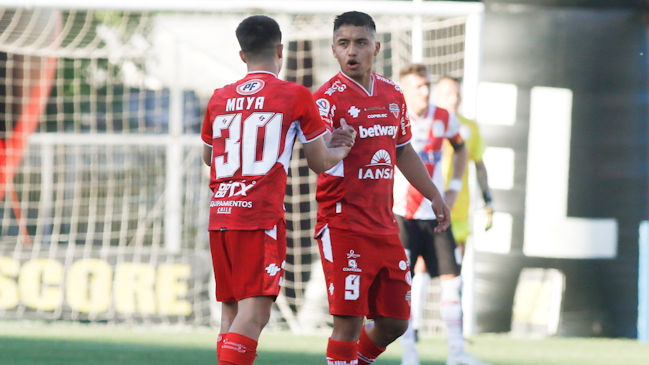 Ñublense remontó a Curicó Unido y quedó con un pie en la fase de grupos de Copa Libertadores