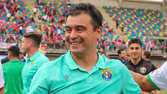 Audax Italiano anunció la partida del entrenador Juan José Ribera