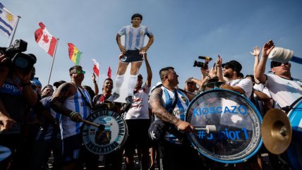 El masivo banderazo de hinchas argentinos en Doha para el debut de su selección en el Mundial