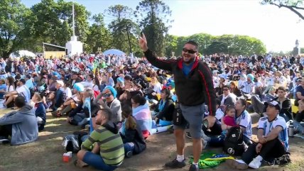 "Valiente" hincha brasileño celebró en Buenos Aires el triunfo de Arabia sobre Argentina