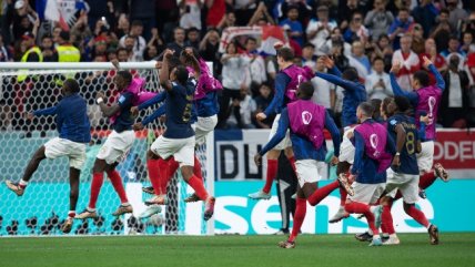 La celebración de Francia con sus hinchas en Al Bayt tras clasificar a semifinales en el Mundial