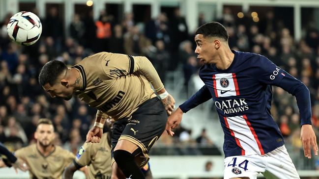 Lens sorprendió a PSG, rompió su largo invicto y acortó la distancia en el torneo francés