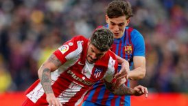 Atlético de Madrid desafía al líder Barcelona buscando volver a meterse en la lucha por el título