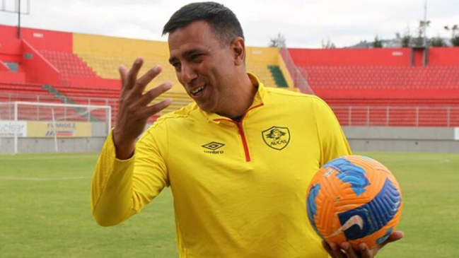 César Farías rechazó contactos para dirigir a la selección de Ecuador