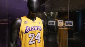 Camiseta de Kobe Bryant de Los Angeles Lakers se subastó en casi seis millones de dólares