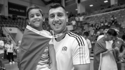 Capitán de la selección de balonmano de Turquía y su pequeño hijo fallecieron en el terremoto
