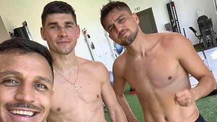 Alexis Sánchez lució su trabajado físico junto a compañeros de Olympique de Marsella
