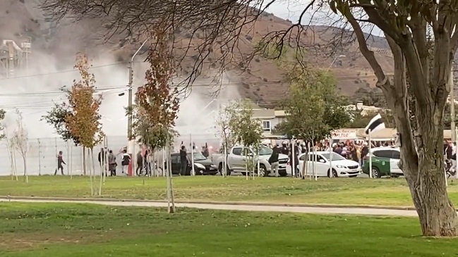 Hinchas de Colo Colo se acercaron a estadio de La Calera pese a que no pueden ingresar