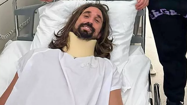 Jugador de baloncesto terminó en el hospital tras recibir una paliza después de un partido