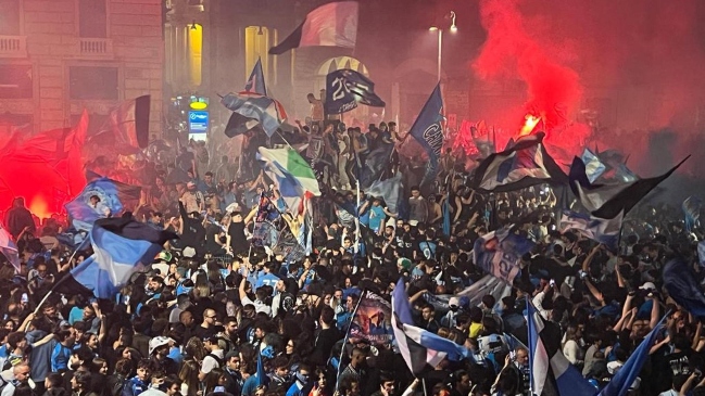Las celebraciones de los hinchas de Napoli terminaron con un muerto y 200 heridos