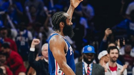 Philadelphia 76ers necesitó 42 puntos de Harden y una prórroga para igualar la serie con los Celtics