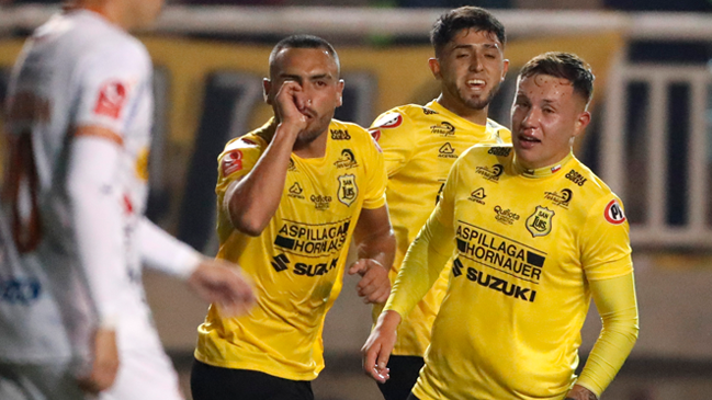 San Luis remontó en un complicado duelo ante Cobreloa y sigue encumbrado en el Ascenso