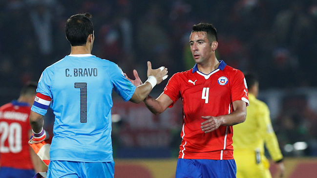 "Jamás pierdas tu alegría": El afectuoso saludo de cumpleaños de Claudio Bravo a Mauricio Isla