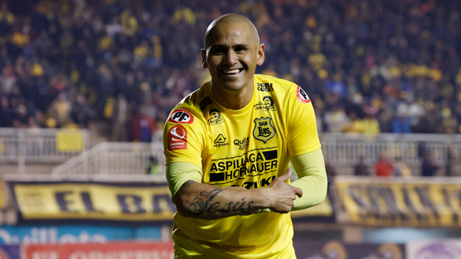 Definición de goleador: Humberto Suazo abrió la cuenta para San Luis ante San Felipe