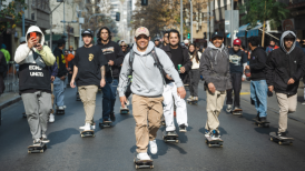 Tradicional "pateada" por el Día Internacional del Skate vuelve a las calles de Santiago