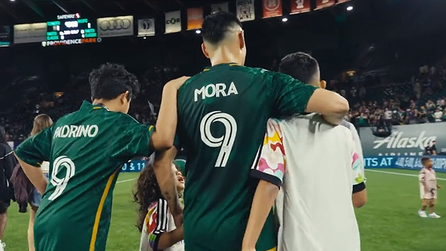 "Una noche especial": Felipe Mora mostró su alegría tras el primer juego post lesión