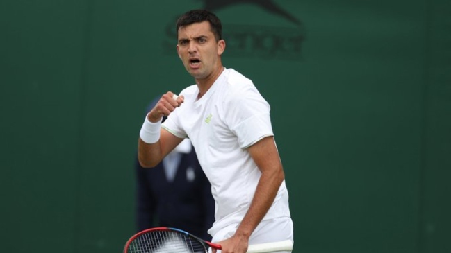 Tomás Barrios concretó triunfazo ante Sebastián Baéz y avanzó a segunda ronda en Wimbledon