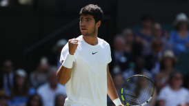 Alcaraz venció al debutante Müller y avanzó a la tercera ronda de Wimbledon