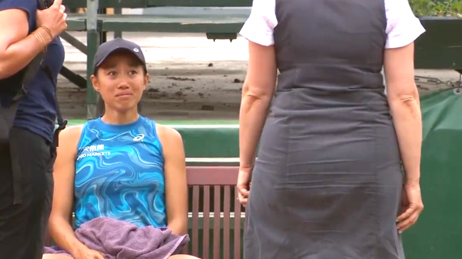 Zhang Shuai se retiró con desconsolado llanto en el WTA de Budapest tras sufrir gesto antideportivo