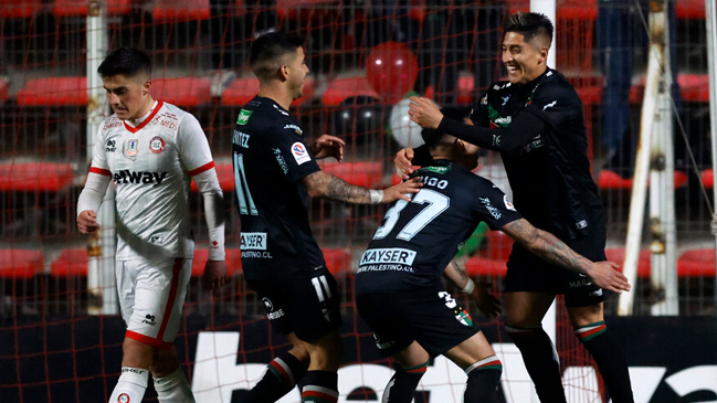 Palestino irrumpió en los puestos de Sudamericana con un triunfo ante U. La Calera